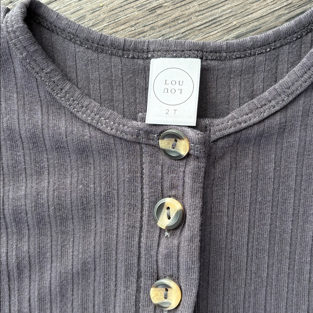 Lou Lou & Co Gray Ribbed Romper 2T - Picture 2 of 4